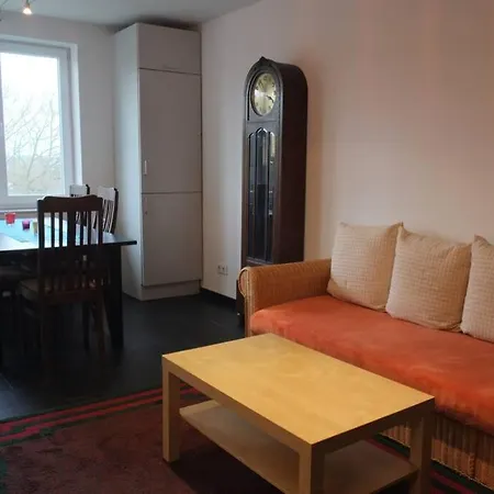 - 1 Apartamento *